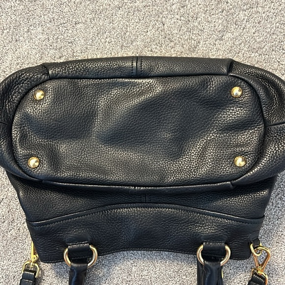 Black leader Prada bag with gold hardware - Picture 7 of 14